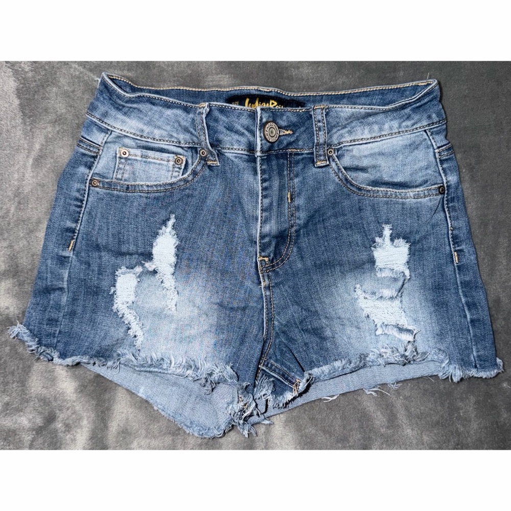 💙 Indigo Rein Distressed Jean Shorts